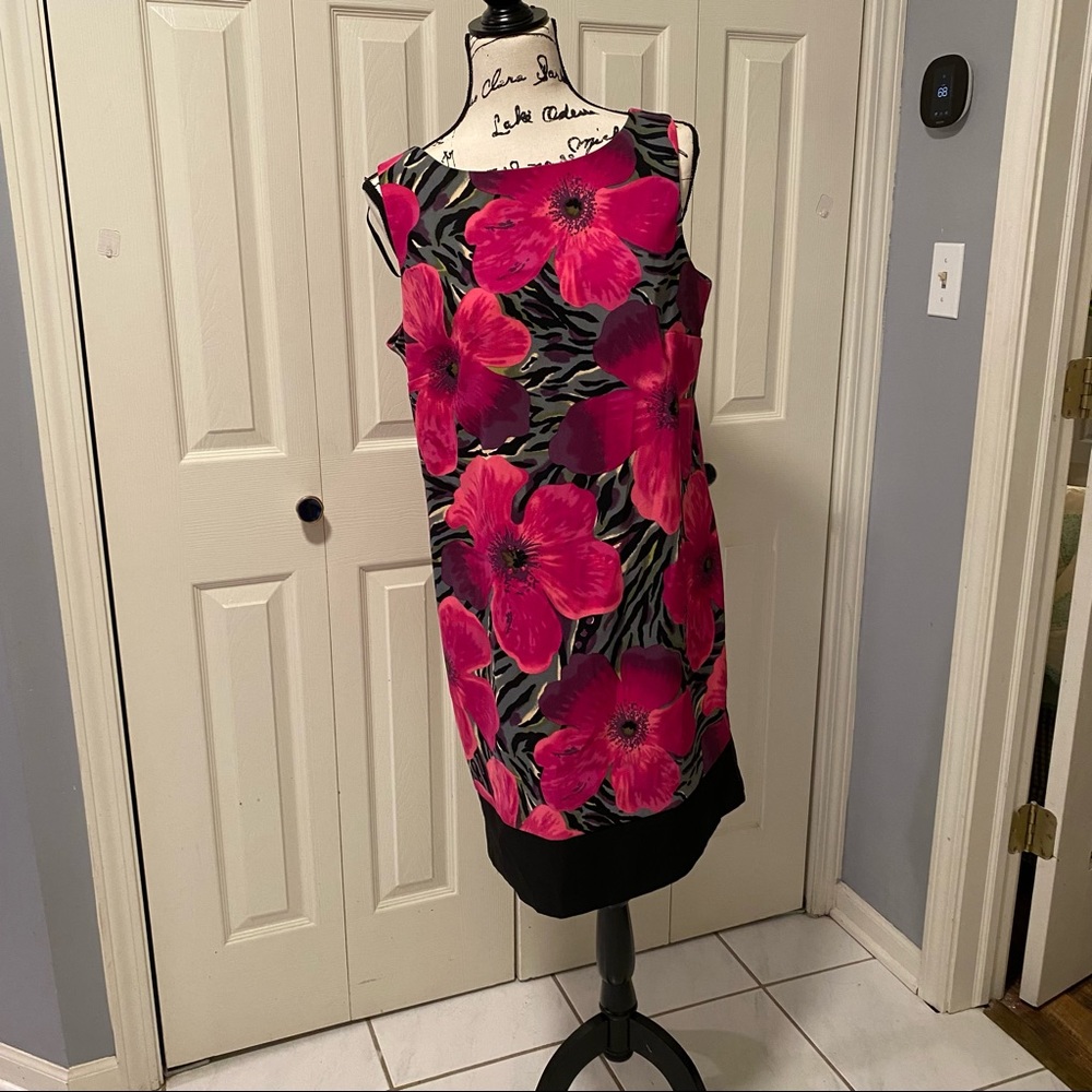 Pink floral dress size 14. AB Studio.
